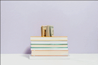 Sfaturi practice despre economisirea banilor pe care le poți afla din cărți